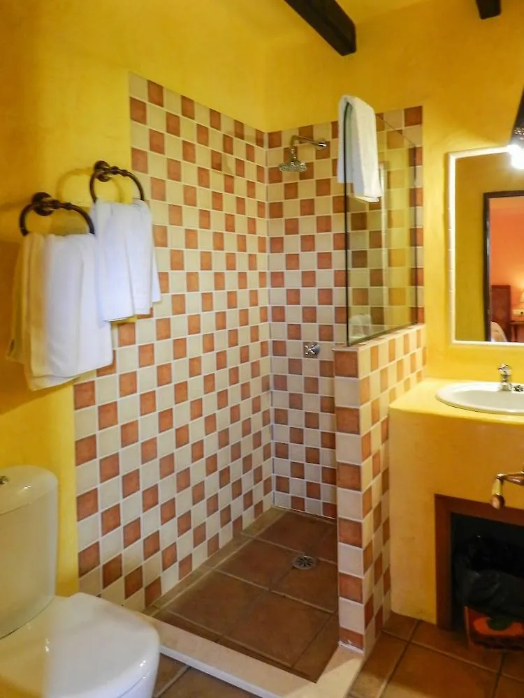 Hotel Maravedi Pitres
